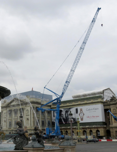 grue à tour bleu